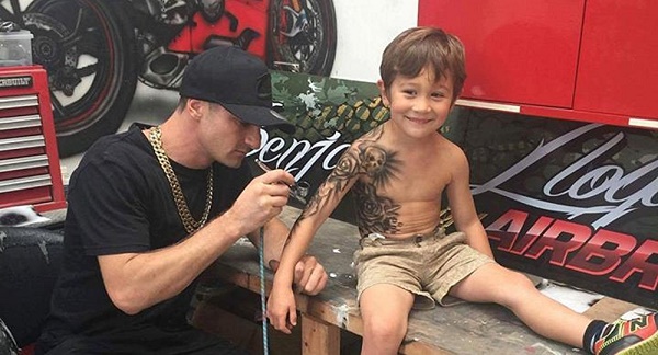 Grâce à ces tatouages, les enfants malades se sentent super cools