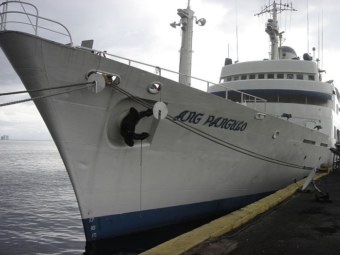 Quand un président vend son yacht pour verser prestations et salaires