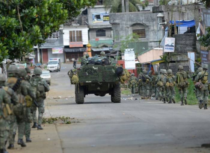 Philippines : 2000 civils pris au piège des combats entre l'armée et les islamistes