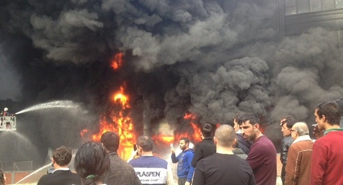 Fire breaks out at plastic products plant in Turkey - PHOTOS