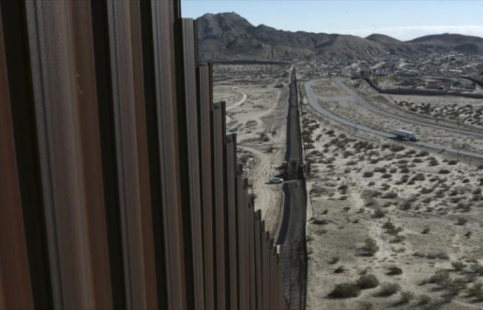 El muro de Trump será construido con recortes en Guardia Costera