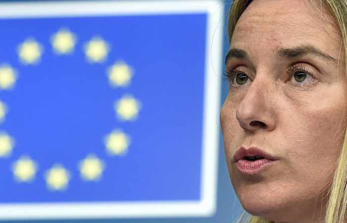 Federica Mogherini déroutée par une question sur son tweet louant Macron