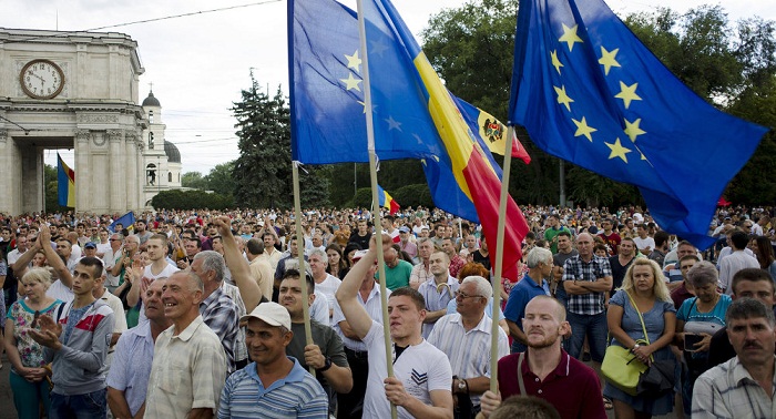 Moldovan Protesters to Block Presidential Residence Unless Talks Begin