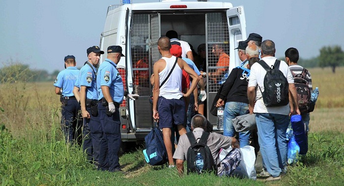 Croatia Closes Border Crossings With Serbia to Control Migrant Flow