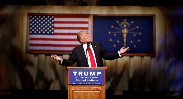 Donald Trump se moque du malaise d`Hillary Cliton - VIDEO