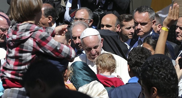 Le pape François a partagé le repas avec les réfugiés syriens