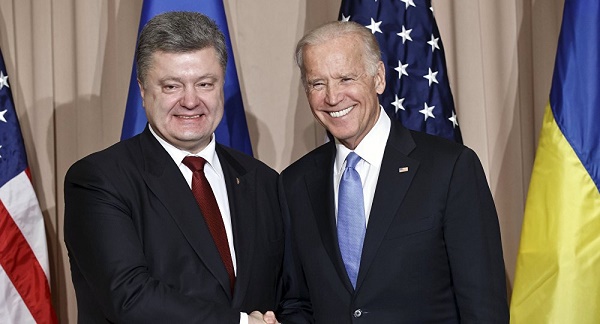 Biden prévient Porochenko contre une escalade des tensions avec la Russie