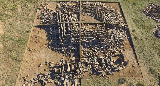 Une mystérieuse pyramide découverte au Kazakhstan - VIDEO