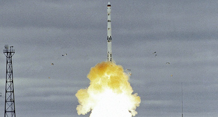 Russia Test Launches Topol Ballistic Missile