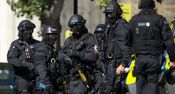 More armed officers deployed in UK`s capital amid terrorist fears 