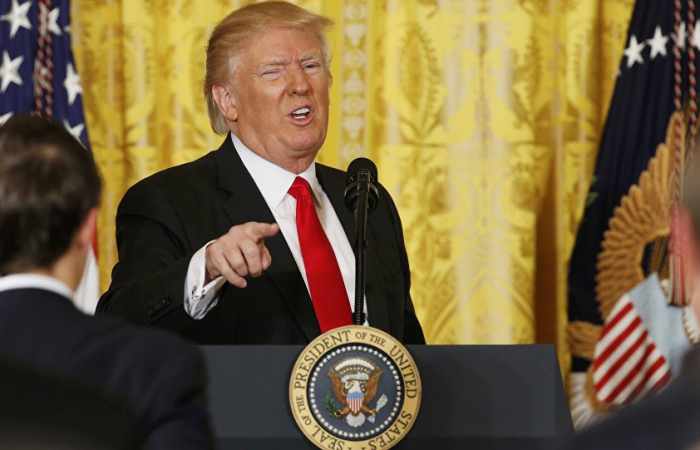 Trump dit adieu aux réglementations environnementales d’Obama