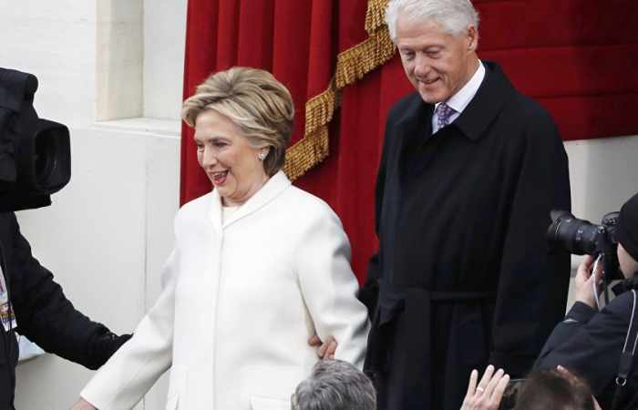 Trump appelle à enquêter sur les liens entre Hillary Clinton et la Russie