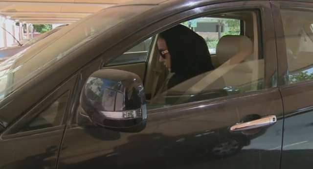 Arabie saoudite : le roi signe un décret autorisant les femmes à conduire