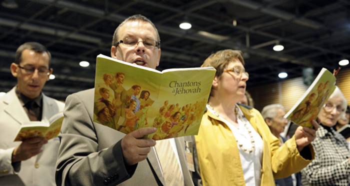 Russie: l'interdiction des Témoins de Jéhovah entre en vigueur