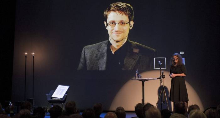 Poutine: une gaffe des autorités américaines a sauvé Snowden