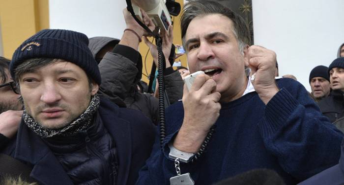 Saakaşvili 3 il Ukraynaya buraxılmayacaq