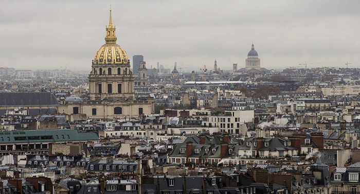 Police arrest man for attempt to drive car through Paris Museum Complex