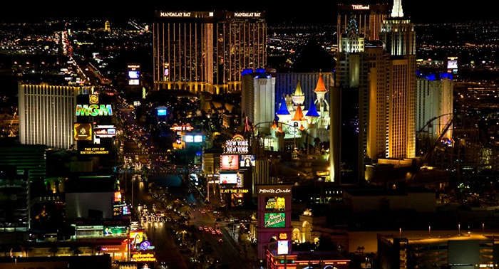 Thousands of Paris Las Vegas guests forced out of Casino Hotel amid blackout