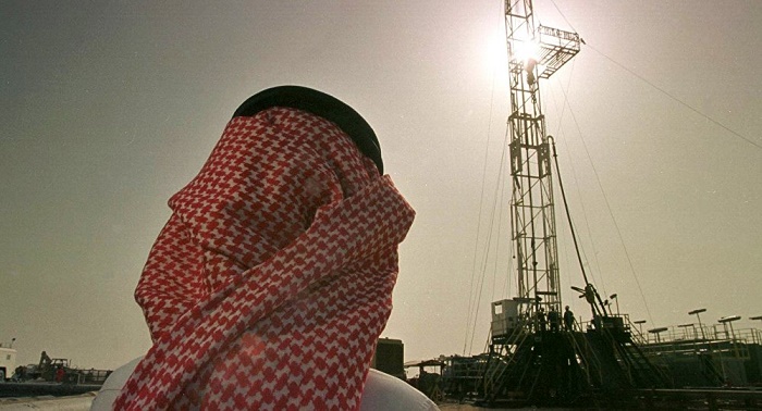 Saudi Arabia denies chasing world oil market