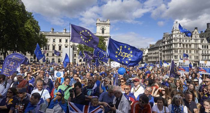 Des dizaines de milliers de manifestants anti-Brexit dans les rues de Londres