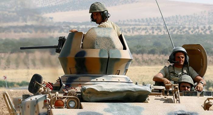 Des chars turcs entrent dans Afrine, en Syrie, annoncent les médias