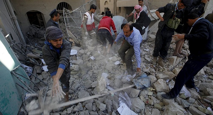 At least 25 dead after Saudi-led airstrikes hit Sanaa police headquarters