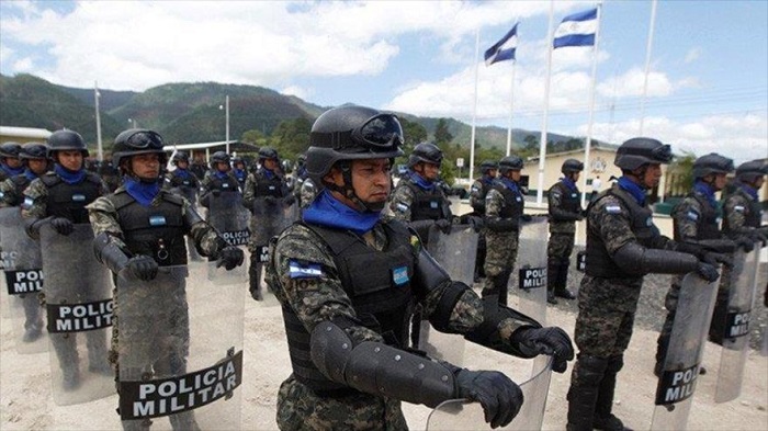 Honduras reorganiza su Policía y despide a 2100 agentes