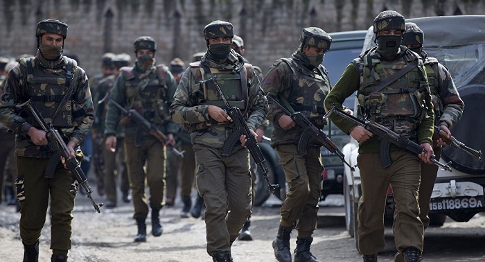 Kashmir: security camp attacked, heavy clashes reported