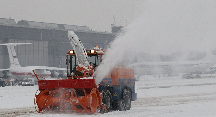 Moscow airports cancel over 100 flights due to blizzard 
