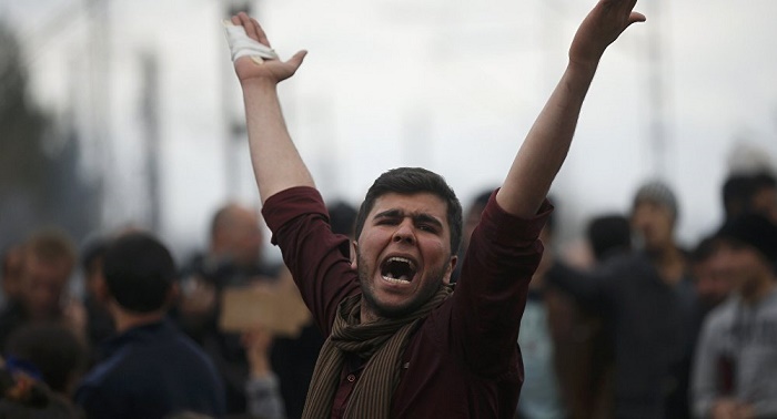 Over 50,000 refugees stuck in Greece amid West Balkan route closure 