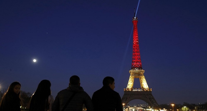 Eiffel Tower, other cities` monuments light up in colors of Belgium