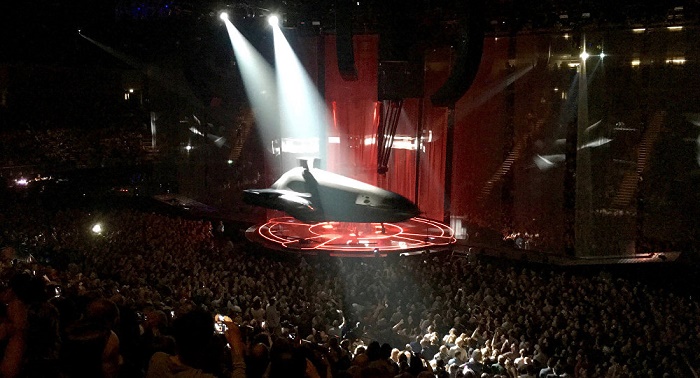 Drone crashes into crowd at Muse concert - VIDEO 