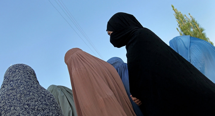 Swedish party wants to ban Muslim veils, crosses for public servants