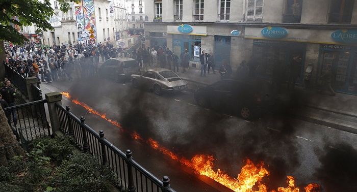 Up to 400,000 took part in labor reform rallies across France on Thursday 