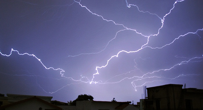 Storm in Pakistan leaves 34 dead, almost 200 wounded