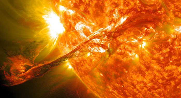 NASA gets first clear images of Sun`s volatile edge - VIDEO