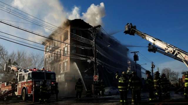 Nearly two dozen hurt in Bronx fire - NO COMMENT