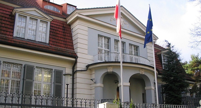 Polish prosecutors probe incident with canister found at Embassy in Berlin