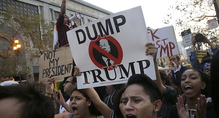 Students stage mass walk-out in San Francisco to protest Trump win - VIDEO