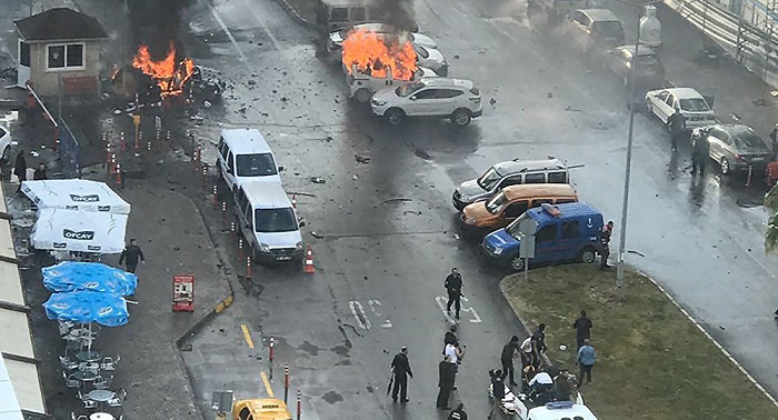 Police officer, court employee killed in car bomb blast in Turkey`s Izmir - VIDEO, UPDATING