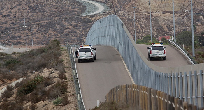 Trump: moves on national security, wall on US-Mexico border coming on Wed