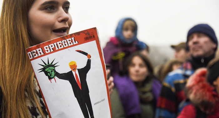 Thousands of protesters rally in Berlin over Trump Jerusalem move - VIDEO