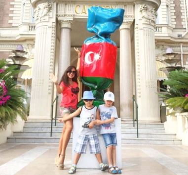 Leyla Əliyeva oğlanları ilə -YENİ FOTO Leyla Əliyeva oğlanları ilə -YENİ FOTO