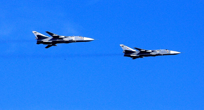 Los Su-24 rusos `atacan` al enemigo en Siberia