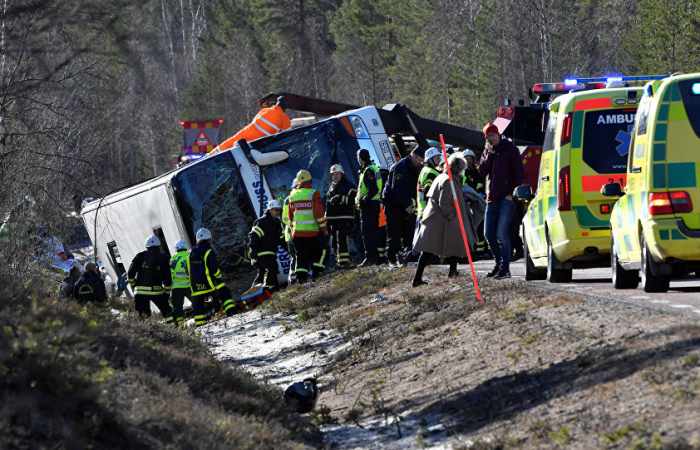 3 dead and 19 injured as bus carrying mostly schoolchildren crashes in Sweden
