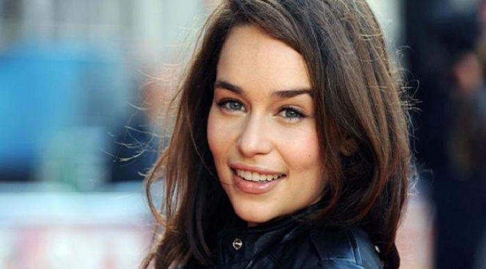 Emilia Clarke, de Game of Thrones, est la femme la plus sexy de l`année