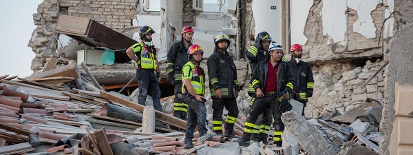 Italie: le séisme a fait au moins 281 morts