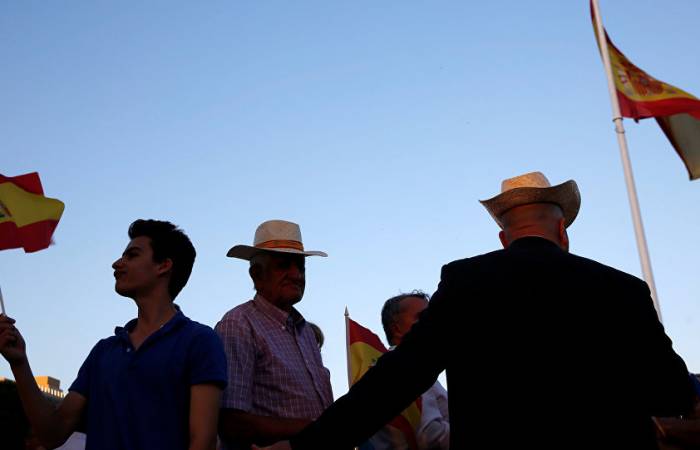 Nuevo récord: España vive la mayor caída del paro en su historia