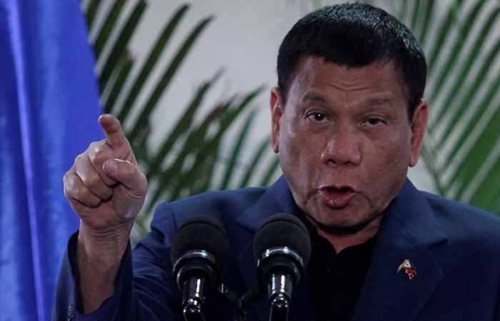Duterte: "Denme sal y vinagre y me comeré el hígado de los terroristas"