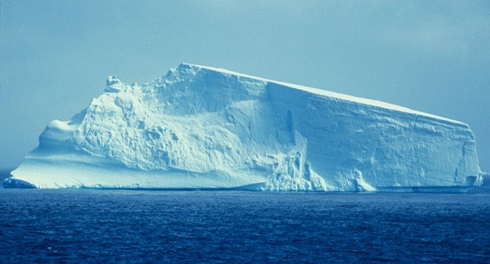 Un iceberg, tres veces más grande que la ciudad de México, a punto de desprenderse de la Antártida  
